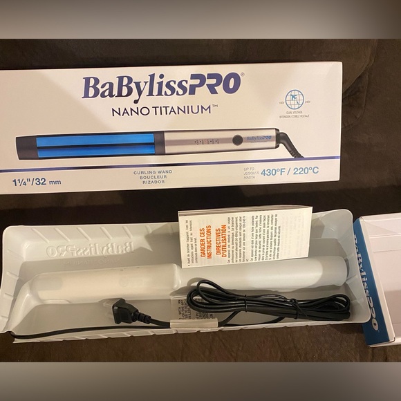 BaBylissPRO Nano Titanium Blue Curling Wand 1 1/4 inch - Picture 2 of 9